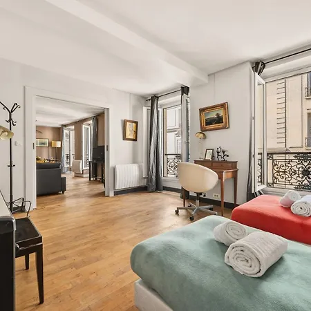 Grand & Spacious 3br For 8 In 10th Paříž