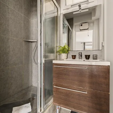 Grand & Spacious 3br For 8 In 10th * Paříž