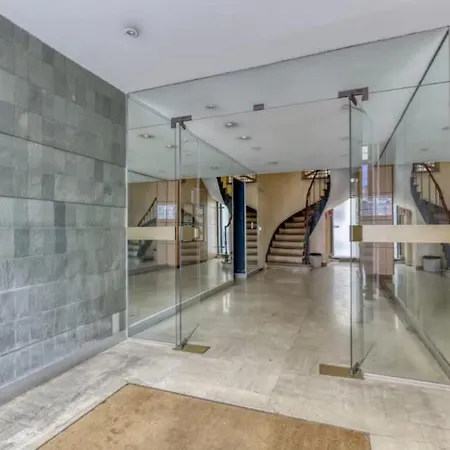 Grand & Spacious 3br For 8 In 10th *